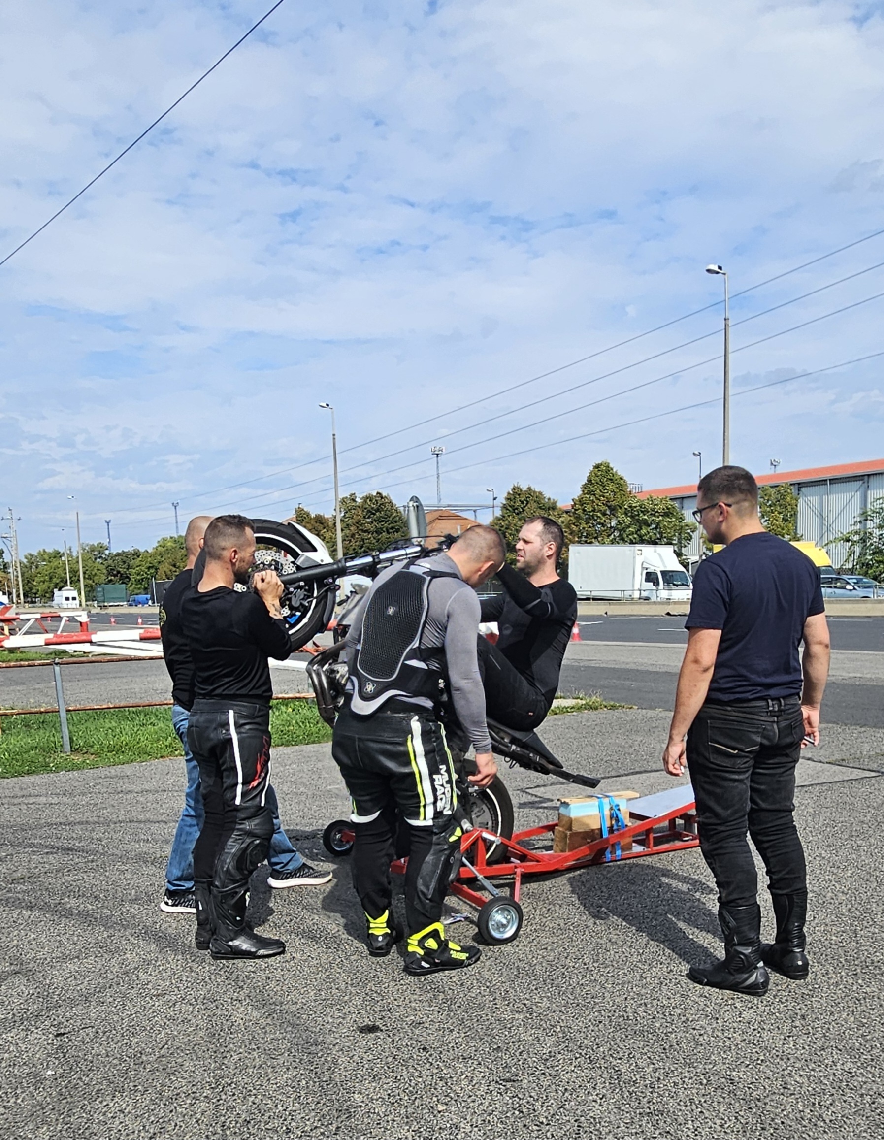 Z-Moto Training Egykerekezés képzés